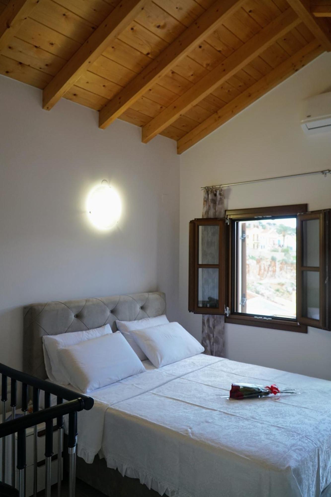 Oceanis Apartment Đảo Sými Ngoại thất bức ảnh